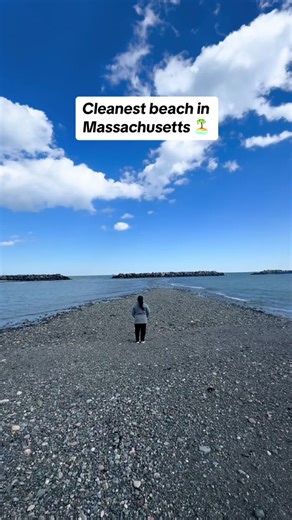 Looking for a good and clean beach in MA? Check out Winthrop beach. The water is sooo clear that you can see the bottom. #fyp #foryoupage #viral #Winthropbeach #beach #MA #Massachusetts #thingstodoinma #thingtodoinboston #boston #nature #naturelover #beachday #chill #beachwalk