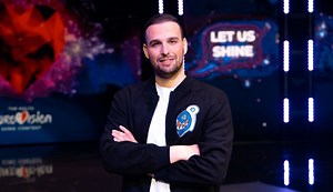 Watch: Klinsmann wows with a relaxing melody