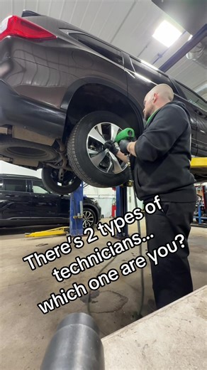 2 Types of Technicians: Torque Stick vs. Torque Wrench