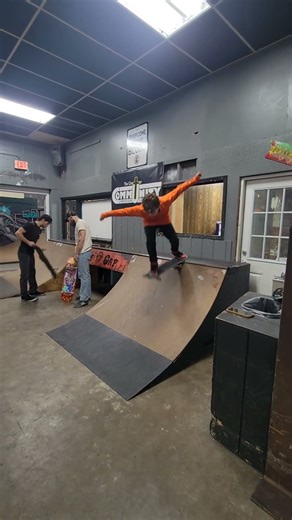 teaching kids to skateboard