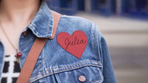 Brother ScanNCut SDX125EGY Electronic DIY Cutting Machine with Scanner, Make Custom Stickers, Vinyl Wall Art, Greeting Cards and More with 682 Included Patterns, Grey