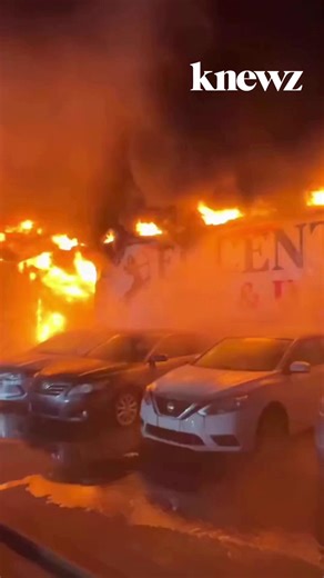 WATCH: Chilling footage emerges of firefighters battling a massive structure fire for hours in Indiana’s sub-zero temperatures. (🎥: TMX) | Knewz