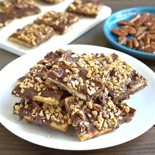 5.2K views · 72 reactions | *Recipe in Comments* The holiday season calls for sweet traditions, and this Saltine Toffee Recipe adds a festive crunch to your dessert table. | Melissa's Southern Style Kitchen | Facebook