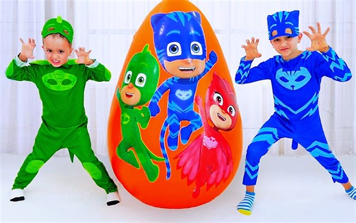 搞笑萌娃：巨型惊喜奇趣蛋大拆箱，尼基得到惊喜蛋变成了小超人