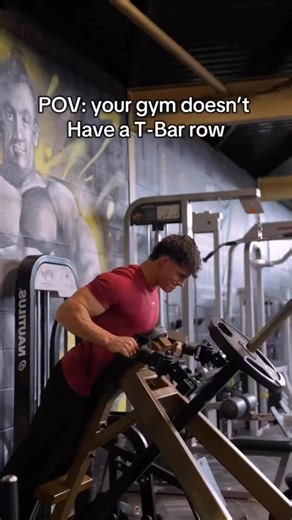 Here’s a little alternative chest supported row option using the smith machine. What’s more versatile than the smith machine in the gym ? Nothing in my opinion 👆 | Tommenziesfitness