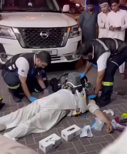 A man in Dubai suffered a sudden heart attack, within moments responders acted, using an advanced CPR machine to bring him back to life.