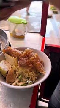 Mix Cuanki Bakso besar + mie komplit !!! seporsi 30ribu #streetfood #viral #shorts