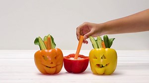 120K views · 650 reactions | Peppers are easy to carve! Have some fun with Ontario food this fall. For more ideas on how to use in-season local foods hit "Learn More". | Foodland Ontario | Facebook