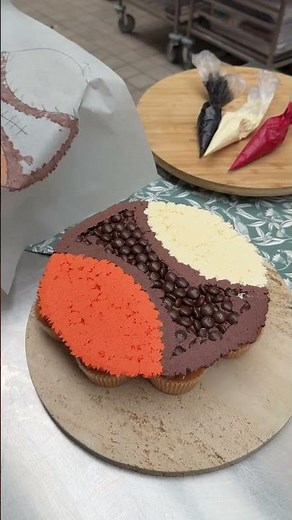 Triple Sports Themed Pull-apart Cupcakes 🏀🏈⚾ #shorts