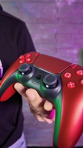 La nuova colorazione Volcanic Red di DualSense per me è davvero bellissima! Che ve ne pare? Voi di che colore avete il controller di PS5? #DualSense | GameTime