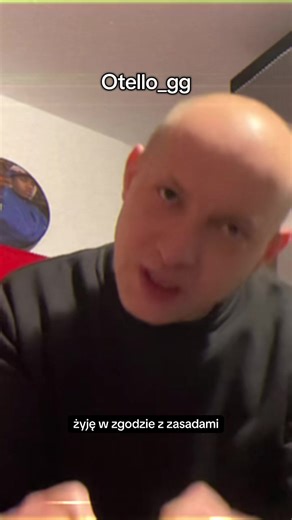 Ten utwór ma ponad 10 lat, a wciąż jest dla mnie aktualny… „Dzisiaj płonie most” - bo nie mam zamiaru tam wracać… sam go podpaliłem odcinając większość złego ze swojego życia… ile mostów poszło z dymem to tylko ja wiem, a co ciekawsze to fakt, iż były to moje dobre decyzje i patrząc na to jak płonie - piękny widok 💪 #muzykapolska #polskirap #polskihiphop #otello_gg #zmiany