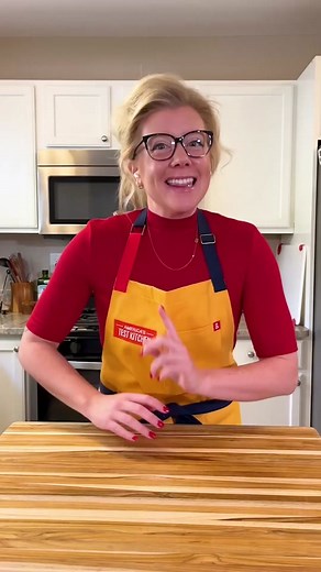 The key to a good stuffing? Dry out your bread. @bamslock shows you ho... | Stuffing Recipe