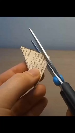 #newspapercraft #makeaflower #dontwastenewspaper #flower #art.craft #crafts #howtomakeaflower @Official Arts Help @✂️ PAPER CRAFT ❤ @✰drawing and crafts✰