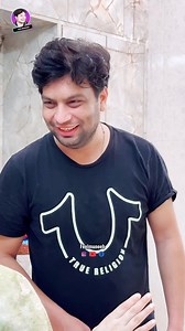 Badaam kha raha hu ajkal 💪🧠🤣#feelmuneeb #funny #comedy #couplecomedy #viral #explore #husbandwifecomedy #trending #comedyreels #couplegoals #shadi | Muneeb Hasan Khan