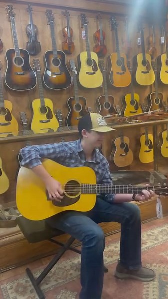 20K views · 773 reactions | Trying to pick like my buddy Trey Hensley!鸞歹#bluegrass #guitar #banjo #countrymusic #musicoutlet. | Parker Collins | Facebook