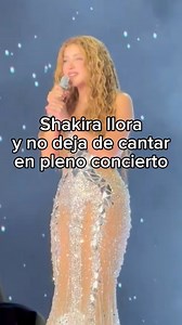 1.7M views · 59K reactions | Shakira demuestra ser una verdadera artista con voz y talento en su concierto ya que a pesar de que lloro por lo que pasa en su vida personal nunca dejo de cantar como toda una cantante profesional #shakira #viral #fyp | Top Ten Musical | Facebook