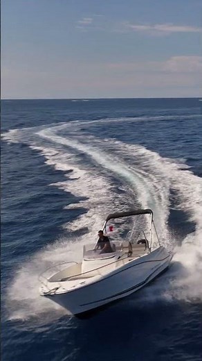 Step aboard for 25 seconds of pure pleasure...