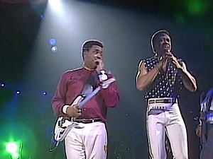 Earth, Wind & Fire - That's The Way Of The World (Live in Japan 1990) [4K Upscale | Remastered]