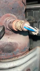 The oxygen sensor is a critical component in modern vehicles, measuring the amount of oxygen in the exhaust gases. This information is fed back to the engine’s computer (ECU) to optimize the air-fuel mixture for efficient combustion and reduced emissions. Everything you need for your trucks. Visit us #sparepart #tires #tyre #maintenance #repair #howto #doityourself #youcandoit #preventivemaintenance #truck #tips #tricks #engine #mechanic #mechanical #filter #lubricant #certified #cyclonlubricant