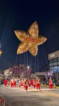 Universal Studios, Orlando Macy’s Christmas Day parade 2025! #FYP #Shorts #christmas