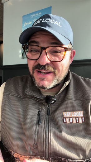 I stopped out to @pizzamanbville to try the specialty pizzas that are on their menu for Baldwinsville dining weeks which is going on today and tomorrow. Pizza Man pub is a Staples in Baldwinsville. It is much of Baldwinsville as Paper Mill Island. Aside from the old school charm and the food, the sincerity from the Delia family is what makes this place shine. You won’t find a better example of a truly local restaurant than Pizza Man Pub. Get out there and give them a try at 50 Oswego street in B