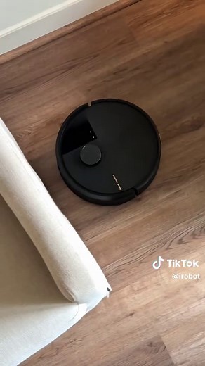 Effortless Cleaning with iRobot Roomba Max 705