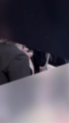 : Vài năm nữa, thời gian sẽ khiến những tấm ảnh này trở thành kỉ niệm... nhưng sẽ có một thứ không bgio thay đổi là “Chúng ta vẫn luôn là một gia đình của nhau” 🍣🥔🌽🐘 #롱샷 #LNGSHOT #lngshot4sho #ohyulryulwoojinlouis #louis