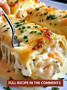 A melty comfort food classic perfect for your next cozy dinner! 📝 Ingredients : 8 lasagna noodles, cooked and cooled 1 lb shrimp, peeled, deveined, and chopped 2 cups shredded mozzarella cheese | Tasty Home Recipes