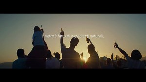 244K views · 111 reactions | Crediamo che gli oceani debbano essere protetti. Se sei d’accordo, condividi il tuo brindisi al mare! #CheersToTheOcean | Friends of Glass | Facebook