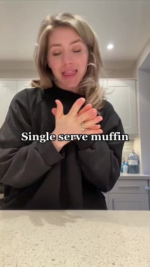 Single serve muffin in 90 seconds #blueberrymuffins #sweet #muffins #EasyRecipe #fyp #simplerecipe #foodvideos #recipevideo #dessert #breakfast #singleservedessert #recipe #viralrecipe | Jessica leighkirk