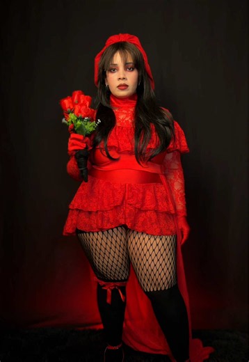 Week 2 of 7 Weeks of Halloween Lydia Deetz has officially entered the Room. 🖤🥀 #31daysofhalloween #cosplay #31daysofcostumes #LydiaDeetz #beetlejuice