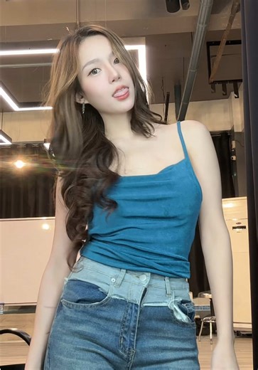 Explore Gameboy Nostalgia with Ayoona and Rina Fox