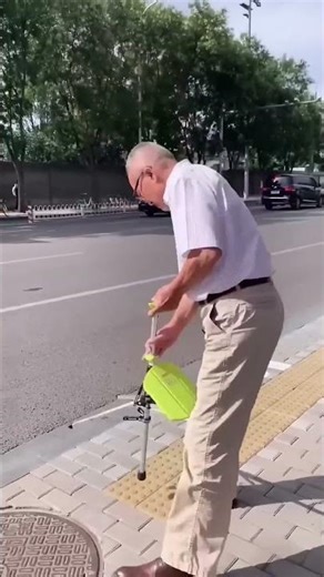 Walking Stick That Turns Into A Seat 🟠 -(#57) - Elderly Foldable Walking Chair Stick