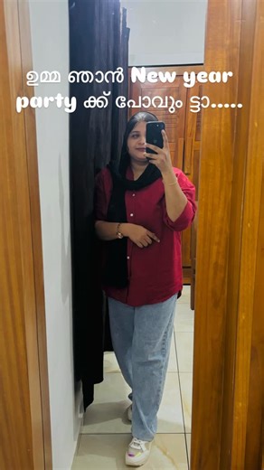 SHAHANA❣️ on Instagram: "Advance Happy new year guys🫰🫰 #happynewyear #2026 #instagram #amma #happiness #vibes #trending #trendingsongs #viralvídeo"