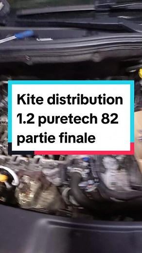 Changement de kit distribution sur Peugeot 208 1.2 Puretech