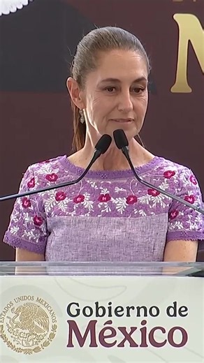 Claudia Sheinbaum llama a reducir el tiempo que niñas y niños pasan frente a las pantallas y redes sociales, al advertir que diversos estudios relacionan el uso excesivo del celular con problemas de ansiedad en menores. Durante un evento,la mandataria propuso abrir una discusión nacional en escuelas y hogares sobre el uso de dispositivos móviles, además de impulsar horarios limitados para el acceso a pantallas. #Latinus #InformaciónParaTi