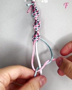 Creating DIY macrame mobile charger | Fabiosa Digest