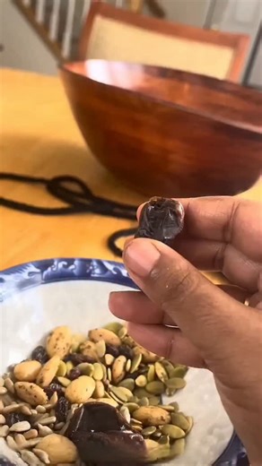 Fact Cus on Instagram: "Cut Dates Before Eating—Here’s Why Dates are healthy, but moisture can cause harmful fungus inside them. Always cut and check dates before eating to avoid stomach problems like vomiting, diarrhea, and cramps. A simple check can protect your health. Disclaimer: This video is for educational purposes only. Always inspect food properly before consumption. #foodfacts #healthtips #dates #foodsafety #shorts"