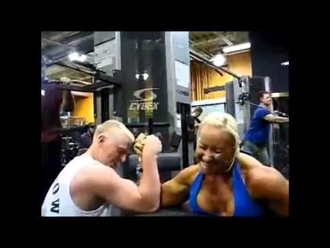 [BodybuildingAmateuer] Muscular Girl vs Boy