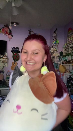 feelin mallow 😌😌😌😌 this dance was too fun to not learn lol #squishmallows #squishtok #squishmallowsquad #squishmallow #camthecat