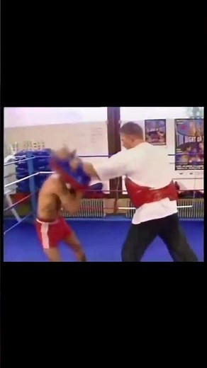 Ramon Dekkers training footage! #shorts #muaythai #kickboxing #boxing