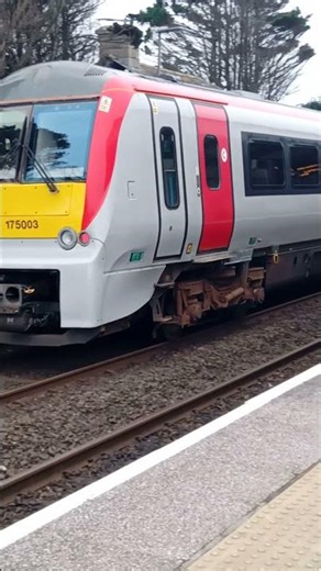 Class 175 DMU arrives at St Erth Station from Hayle
