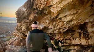 Pins and Feathers V11/8A with the boys. @timkemple @dannyclimbs7 ▪️ ▪️ ▪️ @mountainhardwear @evolv_worldwide @athleticbrewing @risebrewingco @trangoclimbing @organicclimbing @rhinoskinsolutions @tensionclimbing @frictionlabs @gnarlynutrition | Alex Johnson