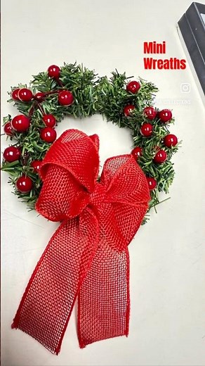 Mini Red Berry- Burlap Wreath | Christmas Edition