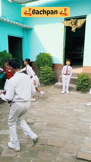 #Bachpan #Bachpan ka pyar #Bachpan ki nadani #bachpan ki khushi #bachpan har gam se begana #nadaniya | Md Azad