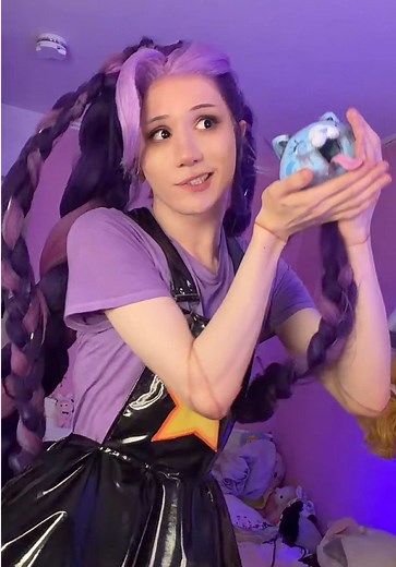 Lily Lovebraids Cosplay: Poppy Playtime Fun