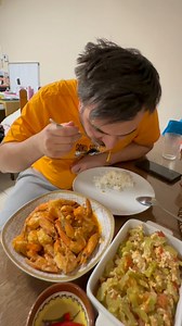 Nagluto ako ng Butter Shrimp at ginisang ampalaya para saa aking Romanian Bebe😋 Buti nalang hindi maselan sa Pagkain 🥰 #tb #pinayromaniancouple #pinayinBelgium | Claudy Miranda