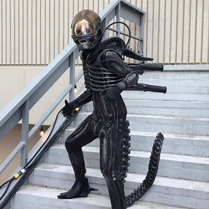 Awesome Alien Xenomorph Cosplay by Redditor,Ahrjey | ZOMBIE! Real Horror Rock!
