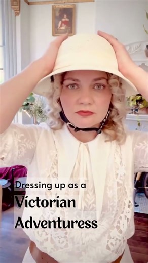 Outfit inspired by an Adventuress from Historical Fiction 📚👒🚲 Building a bike-ridi...