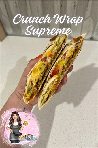Today we’re making Crunch Wraps at home! 🌮❤️ #stormicooks #cookingwithstormi #cooking #recipe #easyrecipe #dinner #dinnerideas #food #yummy #TacoBell | Stormi Cooks